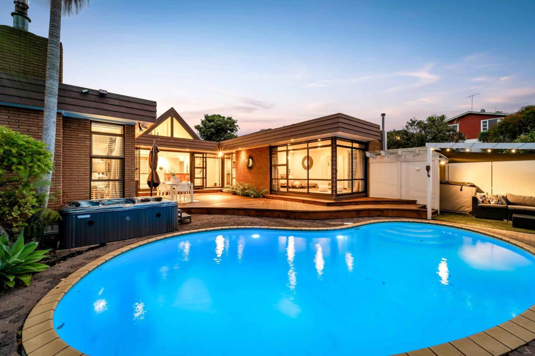 Entire House With Pool, Spa Auckland Exterior photo