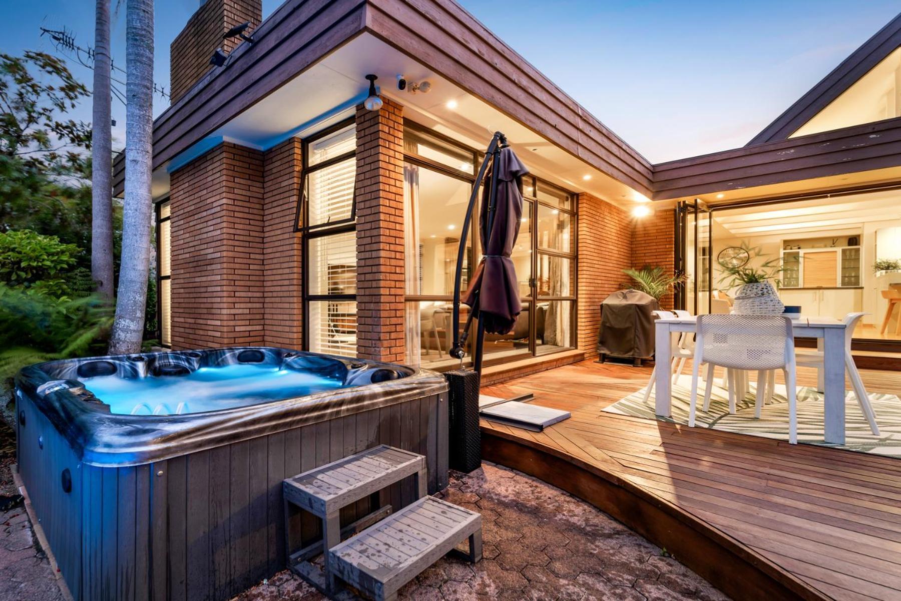 Entire House With Pool, Spa Auckland Exterior photo